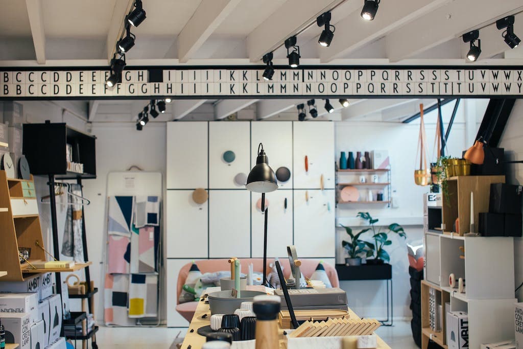 Gift shop business plan: Products or Services