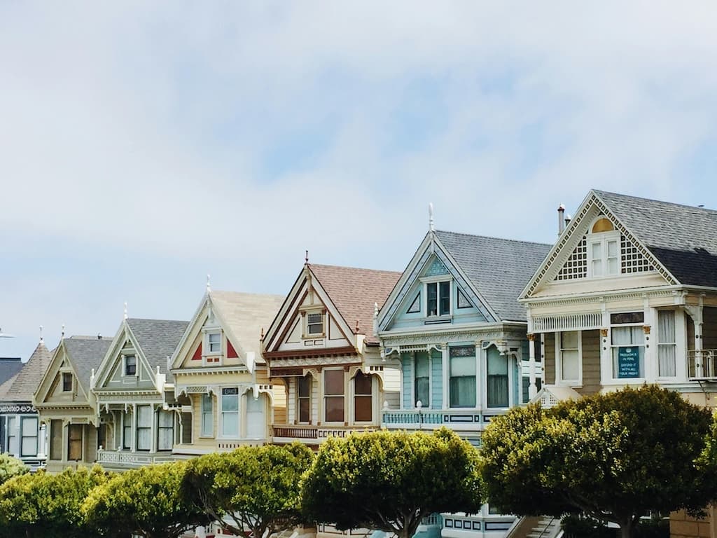 Descubre el plan de negocio para house flipping. Consulta nuestros ejemplos y plantillas para iniciar tu proyecto de inversión inmobiliaria.